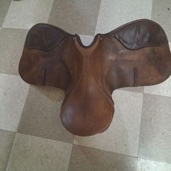 Collector's 1960s Passier & Sohn "Century" Saddle - Excellent Condition - 17"
