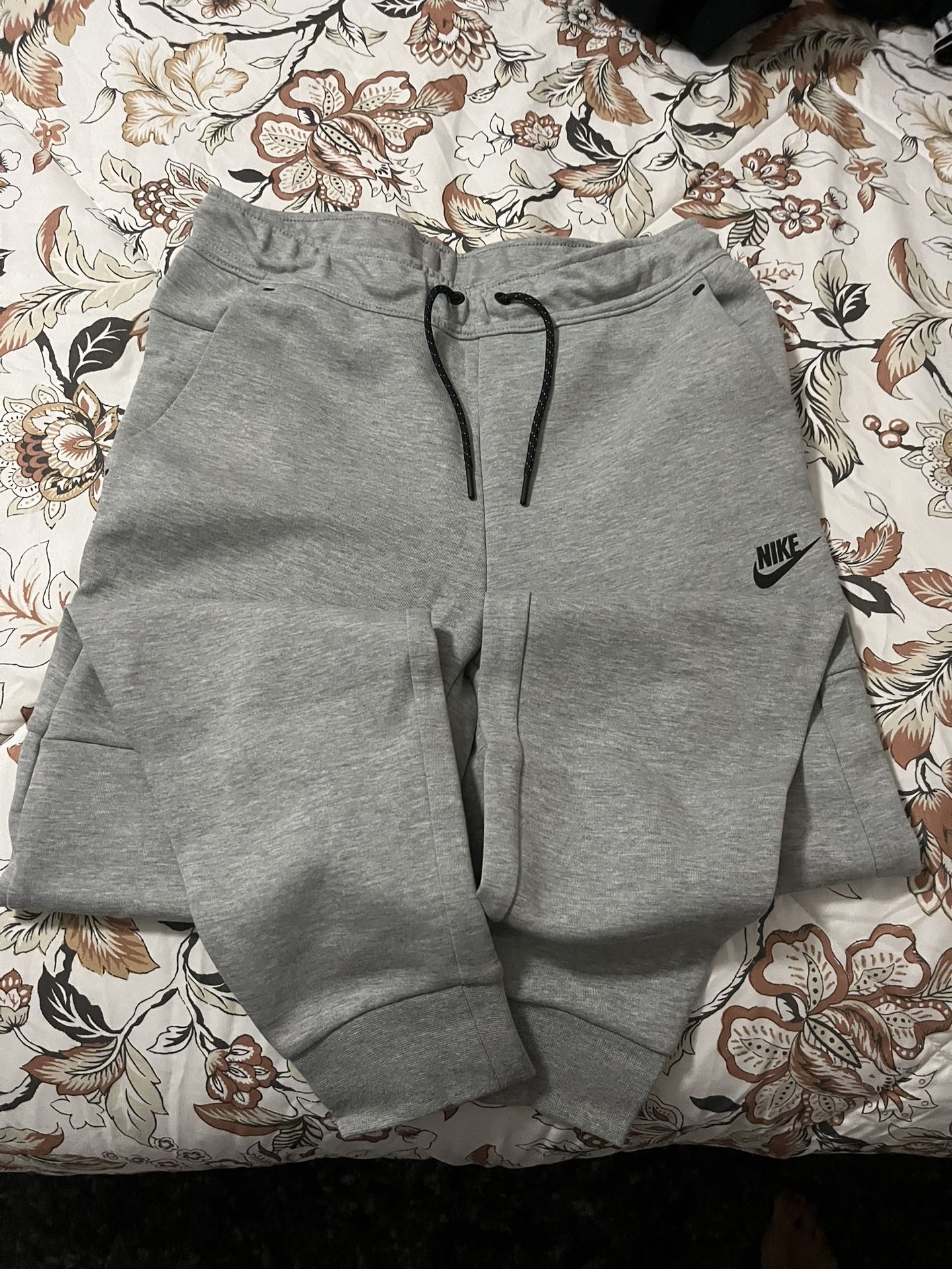 Nike Tech Grey Fleece