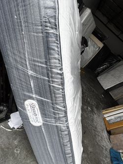 Beatyrest Platinum Queen Pillow top.