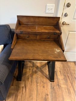 Table/ desk
