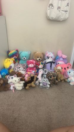 Build a Bears and Squishmallows, Hello Kitty