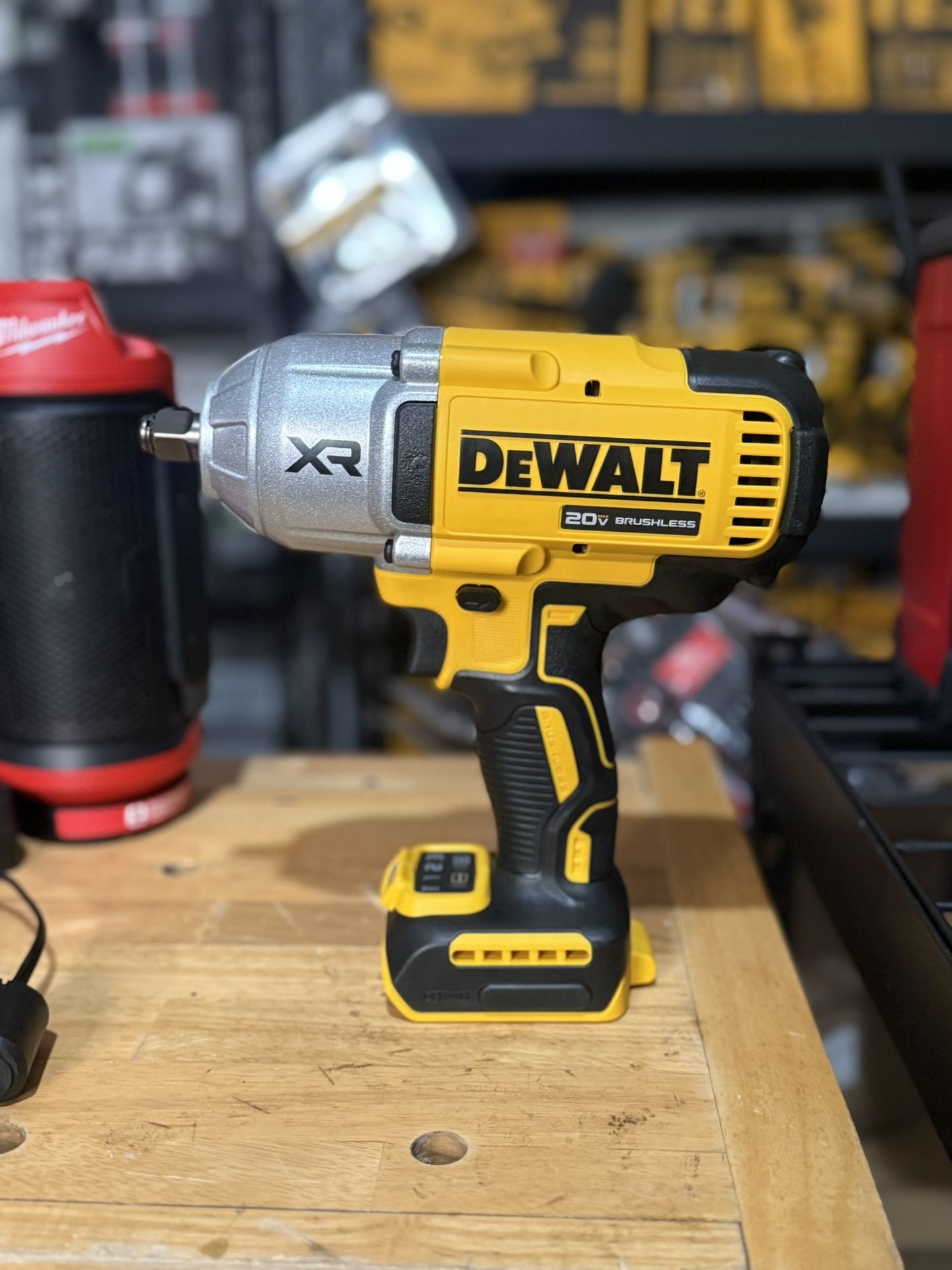 DeWalt High Torque IMPACT WRENCH 1/2 1400 LBS