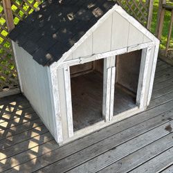 Dog House !!! $100 Each 