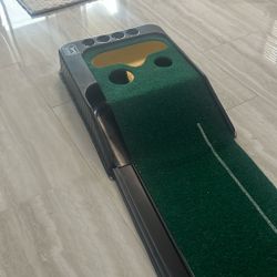 PGA TOUR INDOOR PUTTING MAT