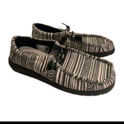 Hey Dude Shoes Wally Serape Mens Size 13 Slip On Lightweight Black White 