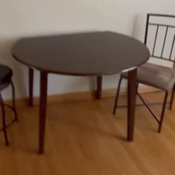 Circle Table 