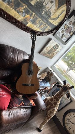 Guitara $60