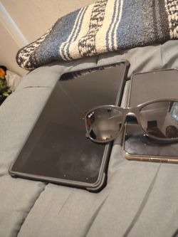 Selling these for items need to sell fast moving soon asking $60 you pick up Reseda area