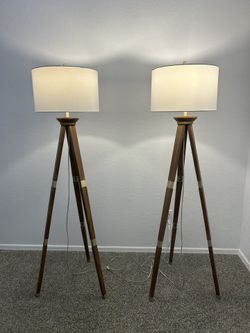 Tripod Floor Lamp, Oak Tone Wooden Finish