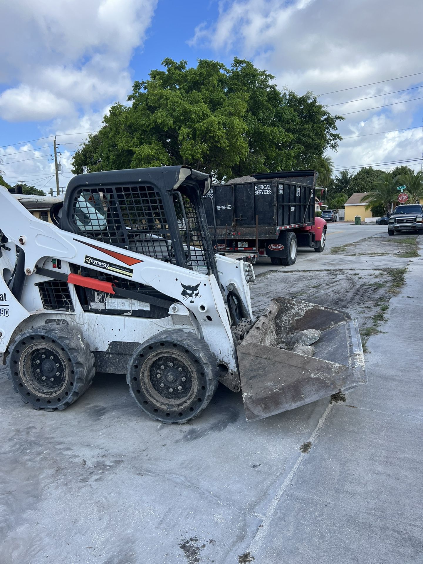 Driveway Demolicion Bobcat Excavation Truck 