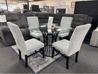 Dining Table Set. 🚚WE DELIVER🚚
