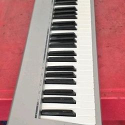 M-Audio Keystation 88ES 88 Keys Semi-Weighted USB MIDI Controller Keyboard