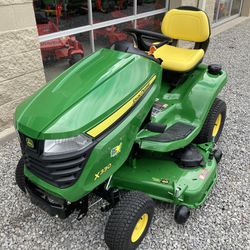 John Deere X330 Riding Lawn Mower Tractor 