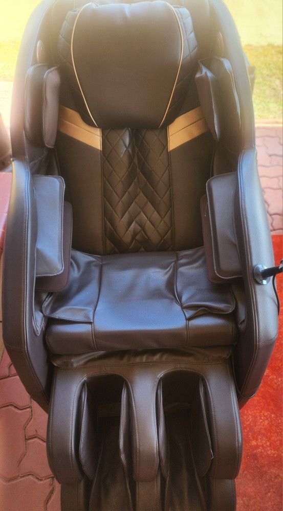 Mazz Massage 💺chair Available If Posted