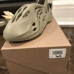 Yeezy Foam Runner Stone Salt Size 11M