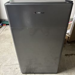 Hisense 4.4 Cu Ft Mini Fridge