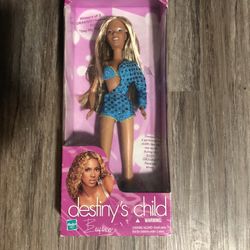 Destiny’s Child Beyoncé edition 2001 Grammy award show doll