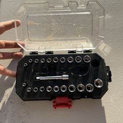 Husky - 24 Piece Socket and Ratchet Set