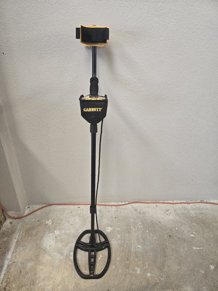 Garrett Ace 400 Metal Detector