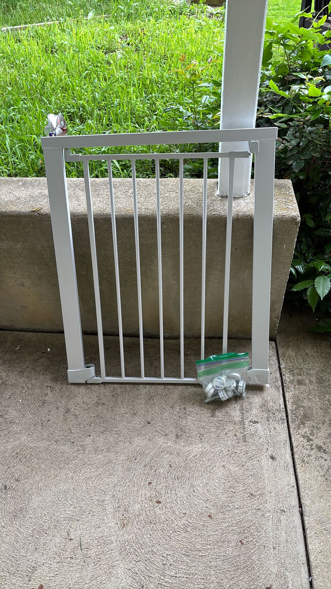 Baby gate