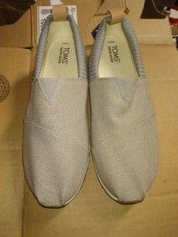 Brand new toms womens
