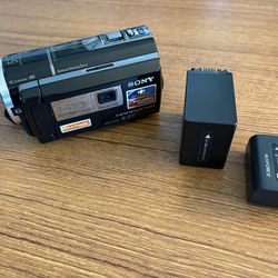 Sony Handycam HdR-PJ260, 8.9 MP. Like new! Built in Projector.