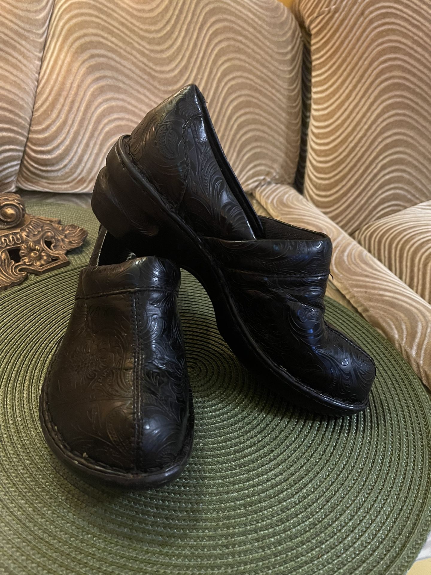 Thom McAn Clogs Embossed Faux Leather Floral Clogs 8 for Sale in Alexander Mills NC OfferUp