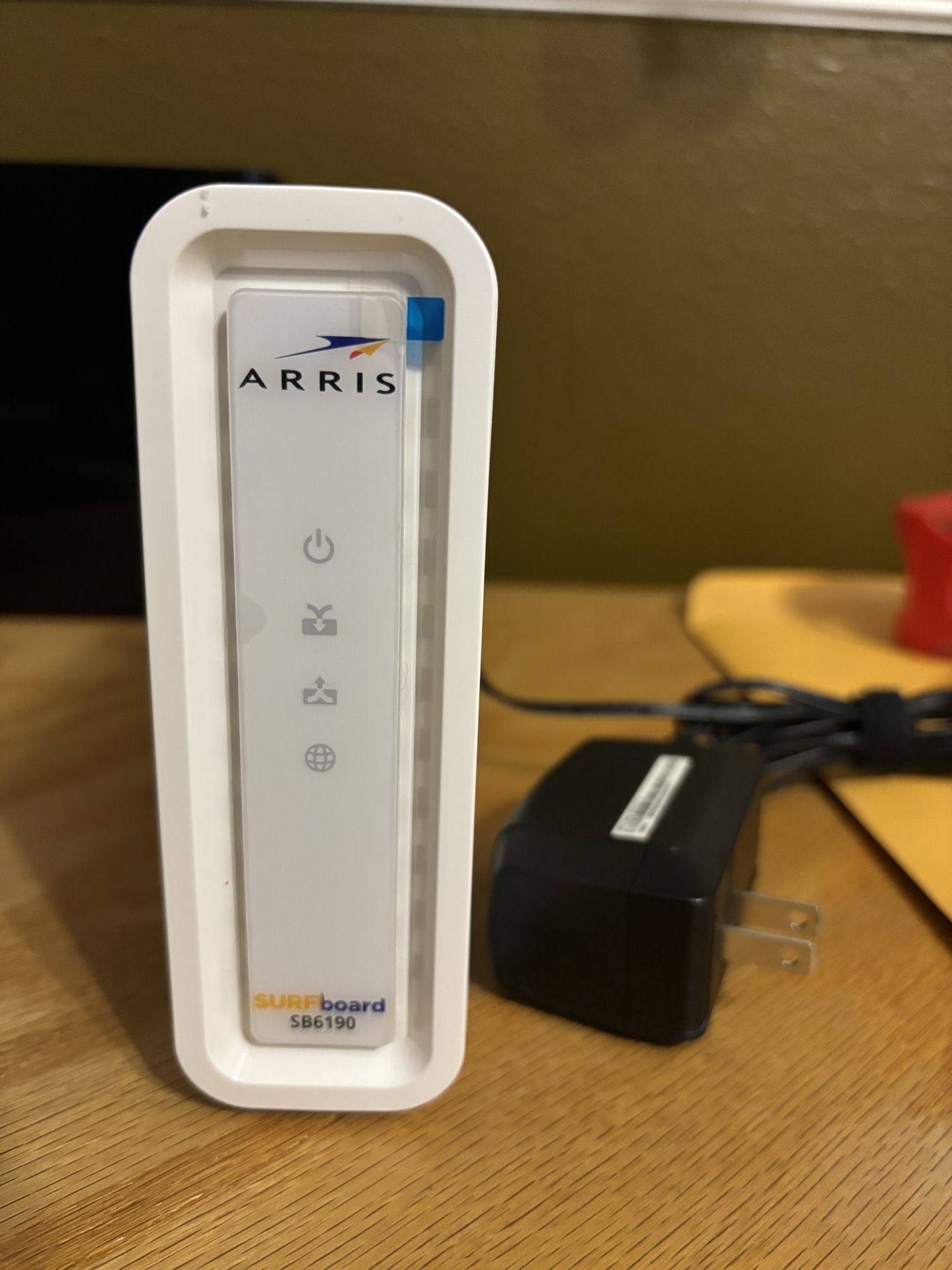 Arris surfboard cable Modem For WOW Internet Or Others 