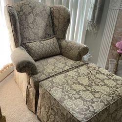 Wing Back Chair with Ottoman & Pillow 