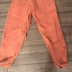 Fear of God Essentials pink sweatpants #FearOfGodEssentials