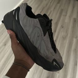 Yeezy 700