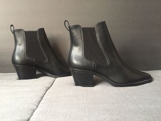 Women’s Chelsea Boots