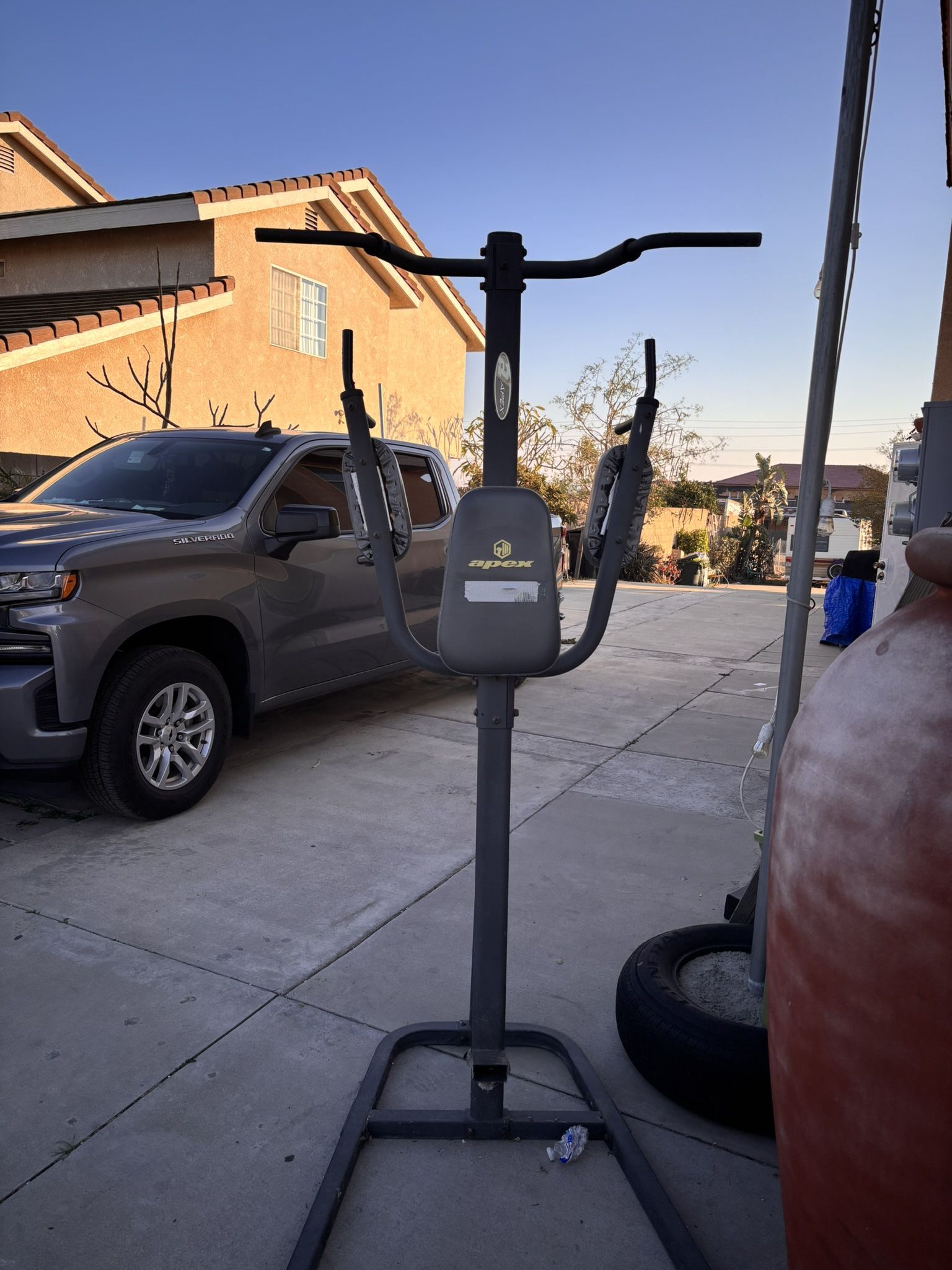 Dip Station & Rowing Machine