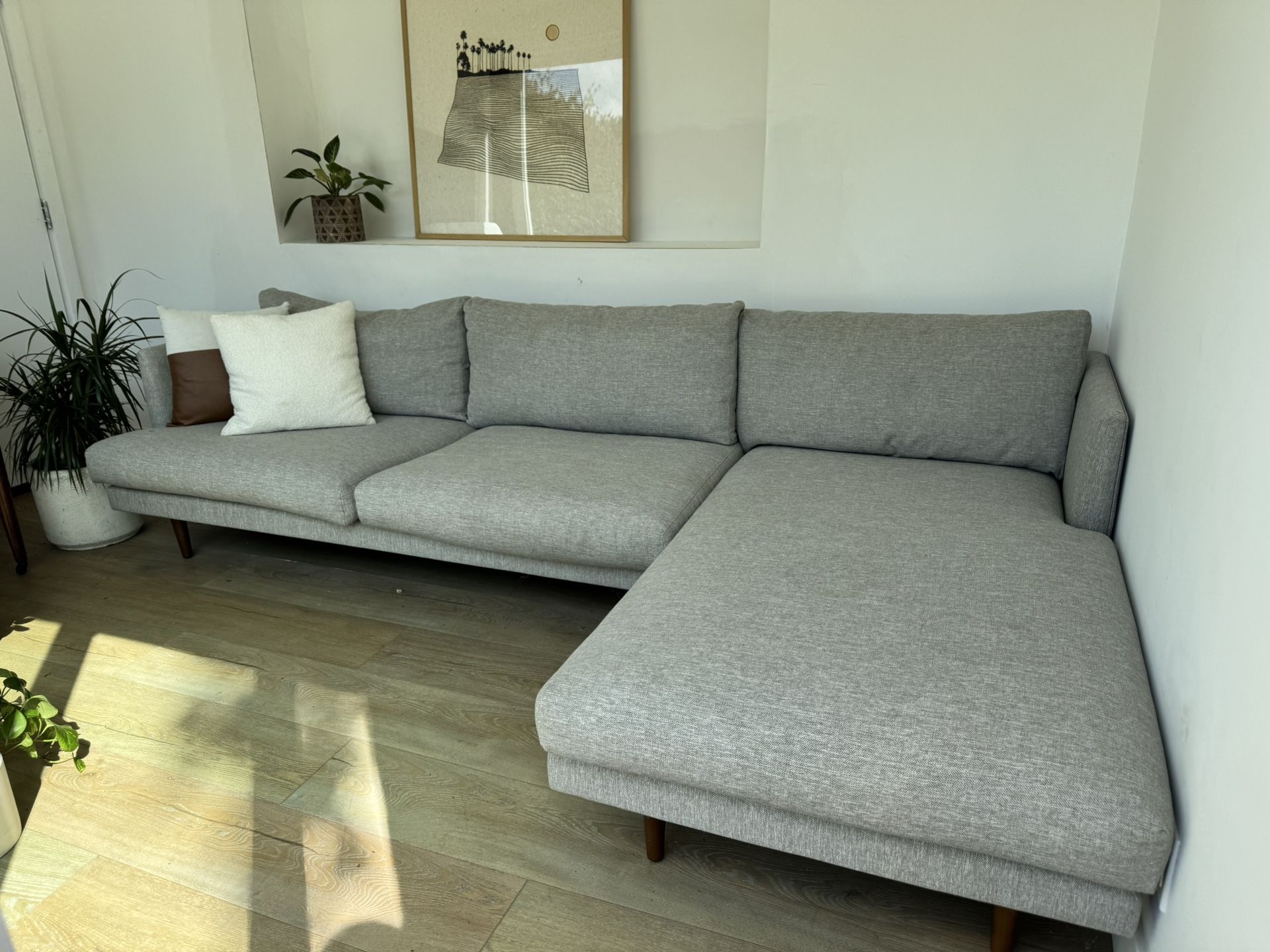 Article Sectional sofa