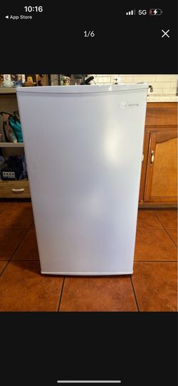 Mini fridge