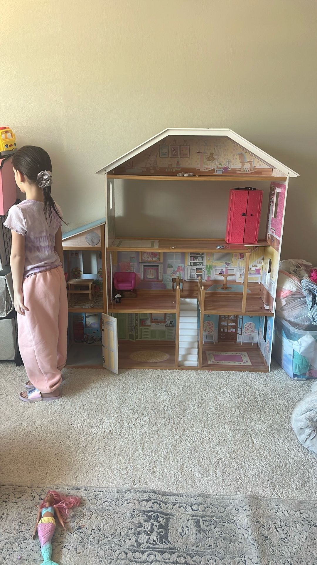Large Doll House