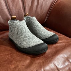 Men’s Slipper Boots (size 10) (gray)