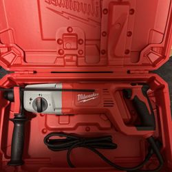 Milwaukee 8 Amp Corded 1 in. SDS D-Handle Rotary Hammer