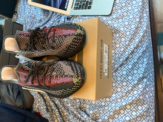 Brand New Yeezy Yecheil V2 Size 10