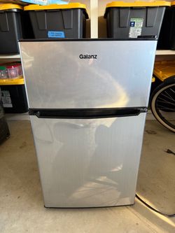 Galanz Mini Fridge
