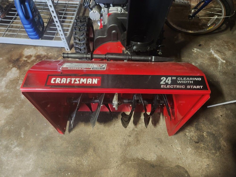 CRAFTSMAN SNOW BLOWER 24"