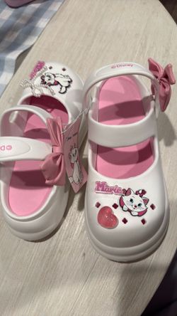 Disney Classic Marie Cat Collection Mary Jane Adult Clogs, Lightweight, Fashionable Breathable and Comfortable Slippers with Cute Bow and Pearl Embell