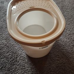 Iris Kitty Litter Box - New