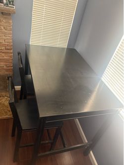 Table & chairs