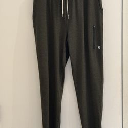 Sunday Performance Jogger | Men's Dark olive Joggers | Vuori. Size L. Worn once