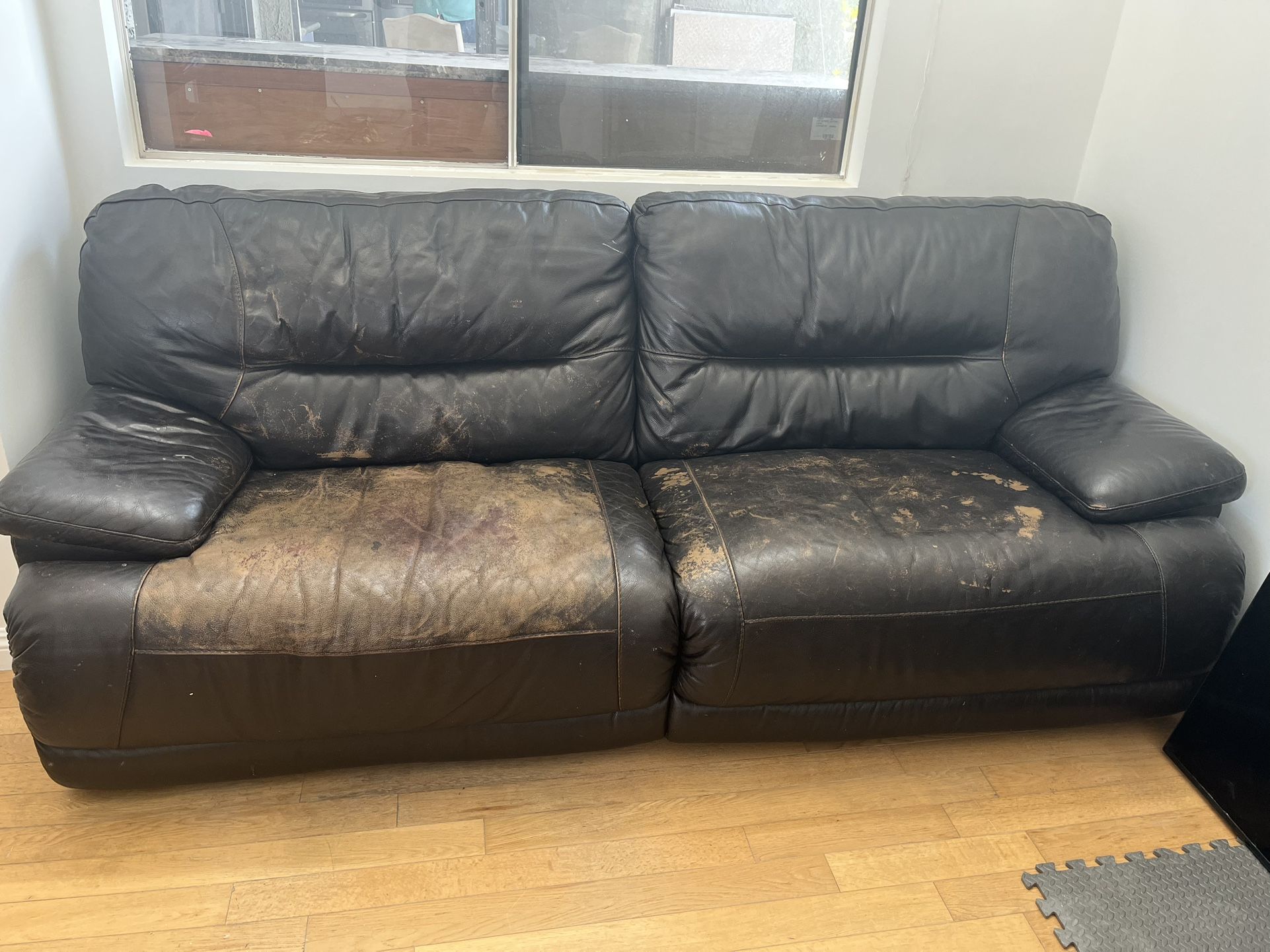 Reclining couches