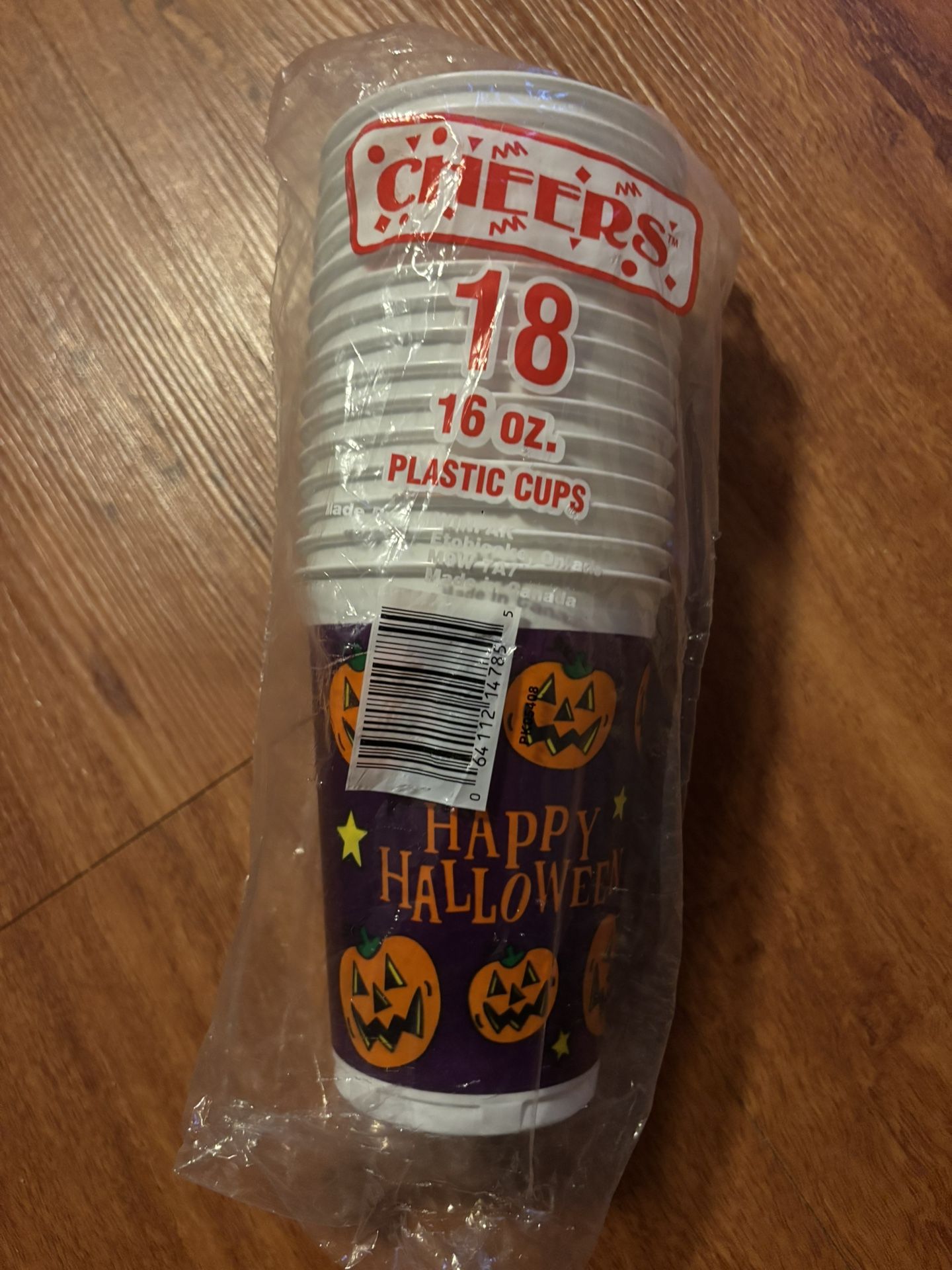 16 Halloween Plastic Cups 16 oz.