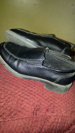 Boys size 1 dress shoes