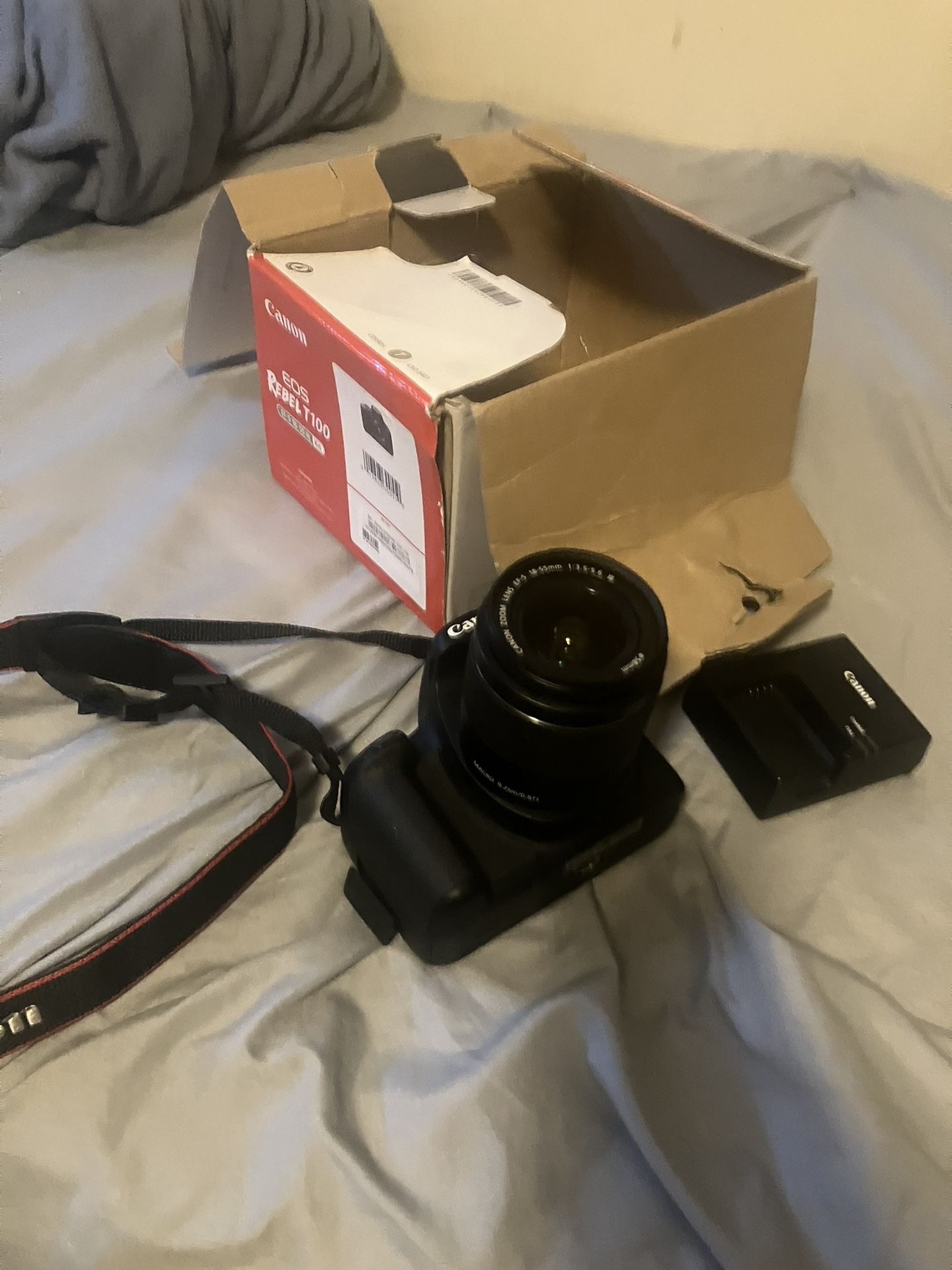 Canon eos rebel T100