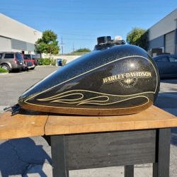 OEM Harley-Davidson Touring Gas Tank Black Gold Flake.
